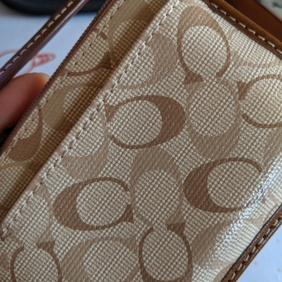 Authentic Coach Keychain wallet - Picture 2 of 3